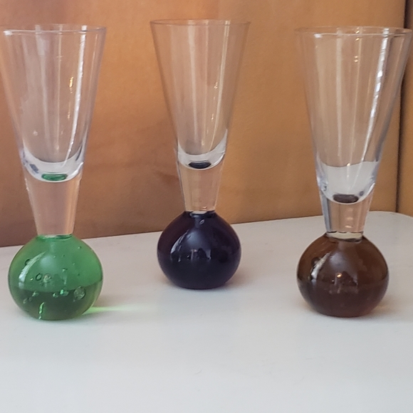 Set of 3 Vintage Fluted Cordial Bubble Bottom Shot glasses - Picture 3 of 3